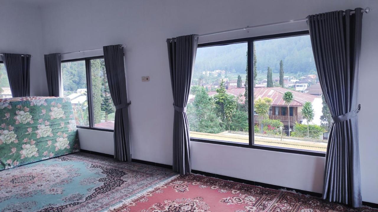Villa Batumarta Tawangmangu Buitenkant foto